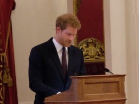哈里王子在2017女王青年领袖奖颁奖典礼上的讲话