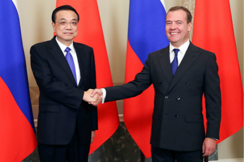 Premier Li took an interview from TASS