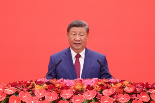 习近平出席纪念中国人民抗日战争暨世界反法西斯战争胜利80周年招待会并致辞