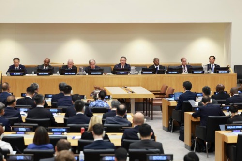 李强出席全球发展倡议高级别会议