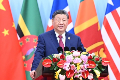 习近平出席全球妇女峰会开幕式并发表讲话