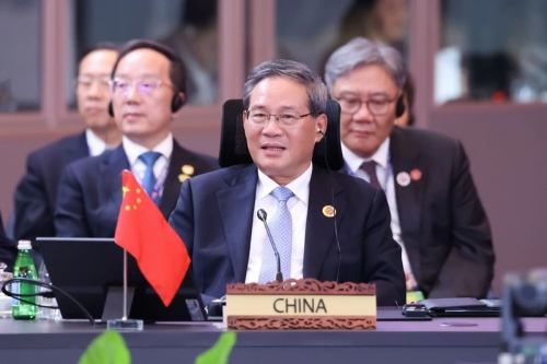 李强出席第20届东亚峰会
