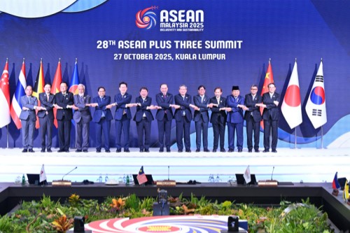 李强出席第28次东盟与中日韩领导人会议