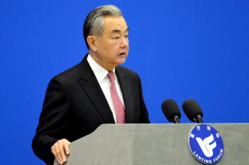 王毅出席蓝厅论坛就落实全球治理倡议发表讲话