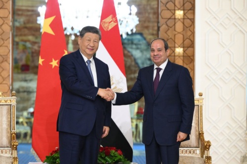 双语：习近平在埃及媒体发表署名文章