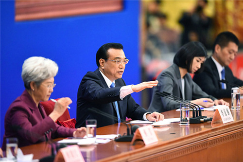 Premier Li meets the press 2017